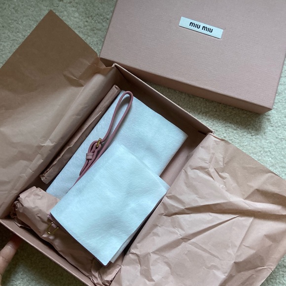 Miu Miu pink wristlet+ card case set - Picture 6 of 17